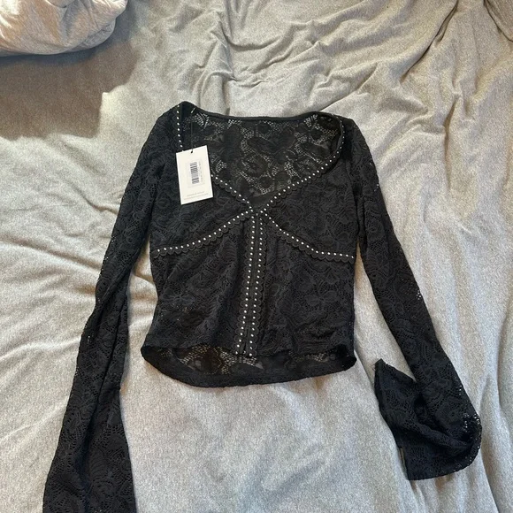 NWT Outcast clothing women’s Elena long sleeve black top L - Picture 2 of 6
